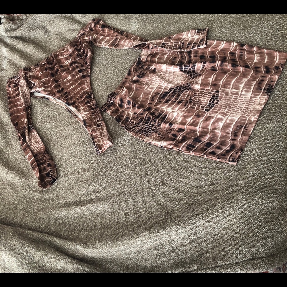 💥Snake Print 2pc💥 - Picture 2 of 2